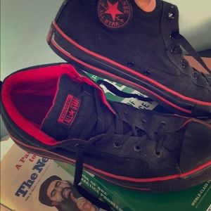 Converse black and red